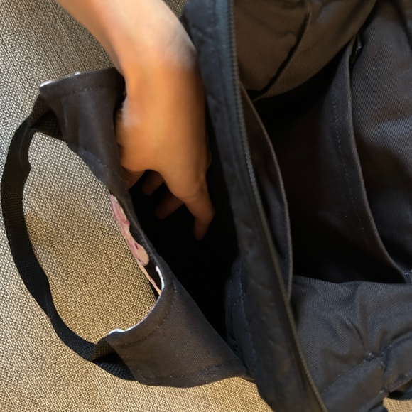 Floral Printed Quilted Bag with Many Pockets - Picture 6 of 8